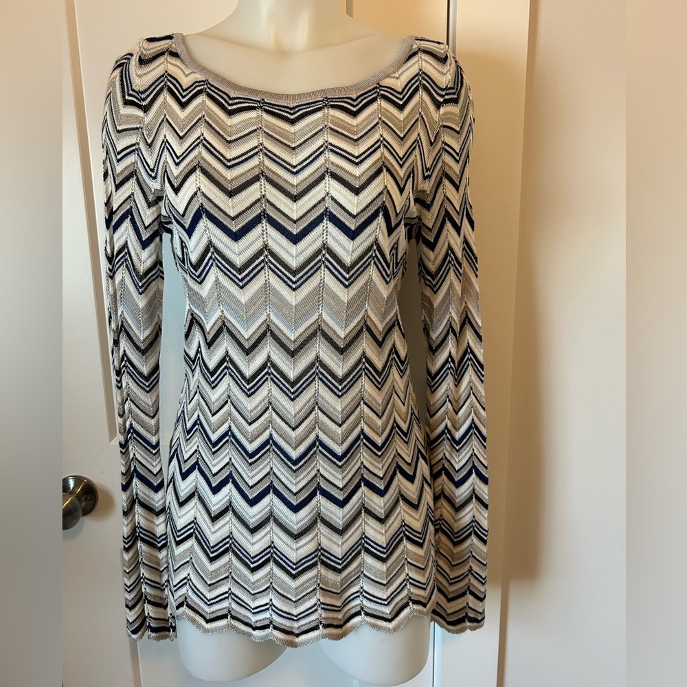 White House black market women’s sweater sz small NWT